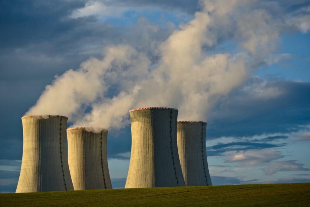 What Are The Pros And Cons Of Nuclear Energy?